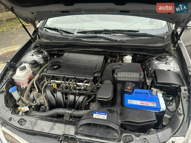 Серый Хендай Соната, объемом двигателя 2 л и пробегом 139 тыс. км за 7900 $, фото 4 на Automoto.ua