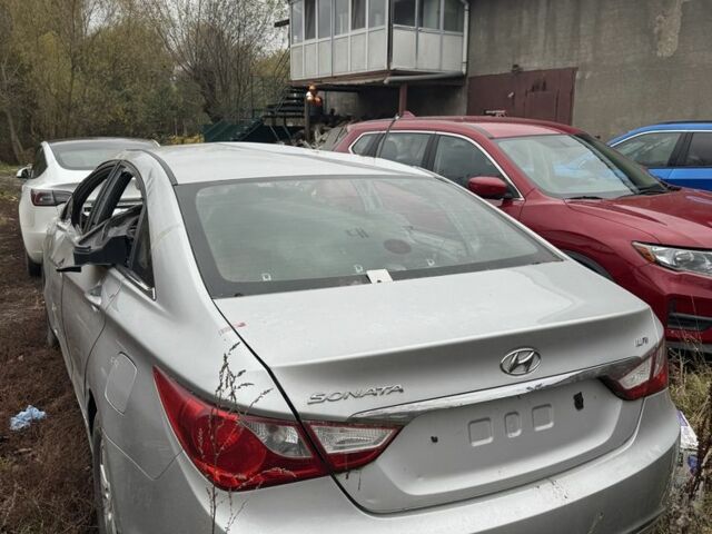 Сірий Хендай Соната, об'ємом двигуна 0 л та пробігом 280 тис. км за 2999 $, фото 2 на Automoto.ua