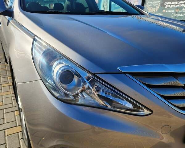 Хендай Соната 2012 в Виннице на Automoto.ua Серый Хендай Соната, объемом двигателя 2 л и пробегом 179 тыс. км за 9500 $, фото 12 на Automoto.ua