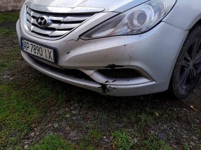 Серый Хендай Соната, объемом двигателя 2 л и пробегом 227 тыс. км за 6800 $, фото 6 на Automoto.ua