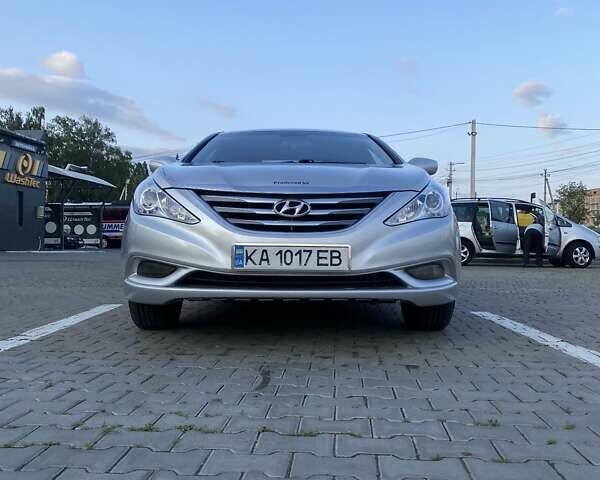 Серый Хендай Соната, объемом двигателя 2 л и пробегом 434 тыс. км за 6800 $, фото 1 на Automoto.ua