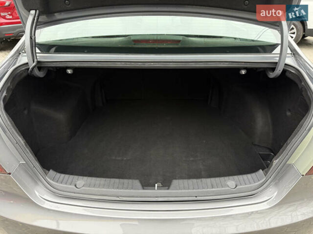 Сірий Хендай Соната, об'ємом двигуна 2 л та пробігом 191 тис. км за 7900 $, фото 30 на Automoto.ua