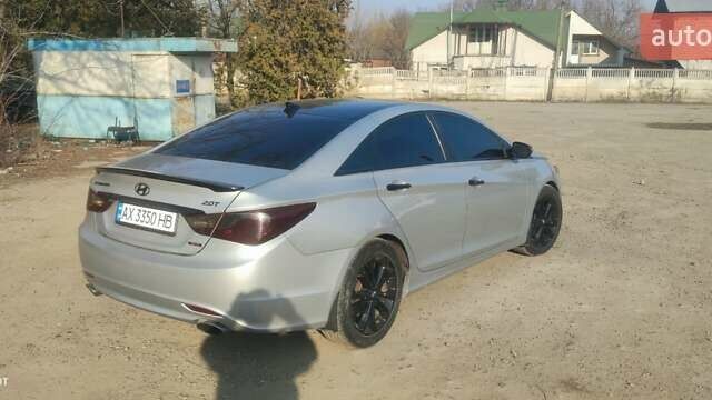 Серый Хендай Соната, объемом двигателя 2 л и пробегом 166 тыс. км за 8700 $, фото 2 на Automoto.ua