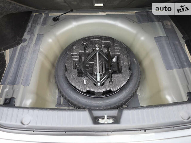 Серый Хендай Соната, объемом двигателя 2.36 л и пробегом 165 тыс. км за 9000 $, фото 36 на Automoto.ua