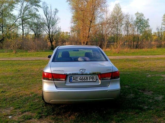 Серый Хендай Соната, объемом двигателя 2 л и пробегом 139 тыс. км за 5700 $, фото 1 на Automoto.ua