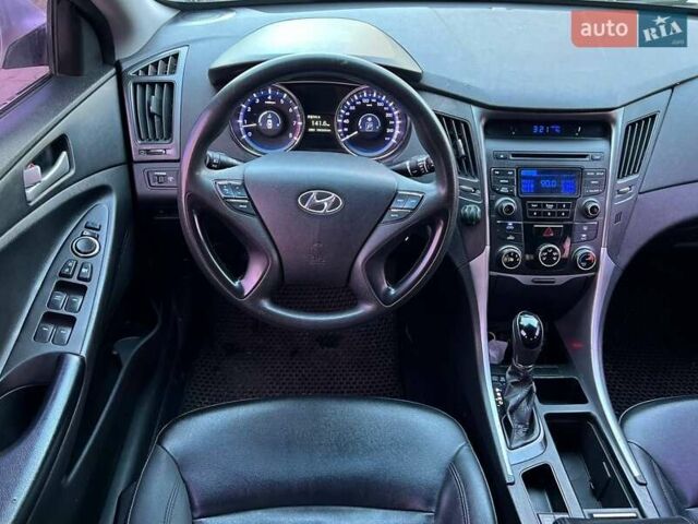 Серый Хендай Соната, объемом двигателя 2 л и пробегом 185 тыс. км за 8100 $, фото 17 на Automoto.ua