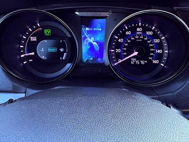 Сірий Хендай Соната, об'ємом двигуна 2.4 л та пробігом 205 тис. км за 11000 $, фото 13 на Automoto.ua