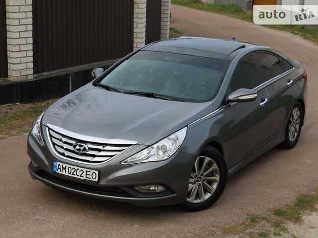 Серый Хендай Соната, объемом двигателя 2.36 л и пробегом 165 тыс. км за 9000 $, фото 5 на Automoto.ua