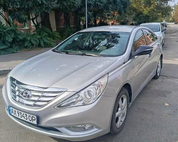 Хендай Соната 2013 в Харькове на Automoto.ua Серый Хендай Соната, объемом двигателя 2 л и пробегом 225 тыс. км за 8000 $, фото 8 на Automoto.ua