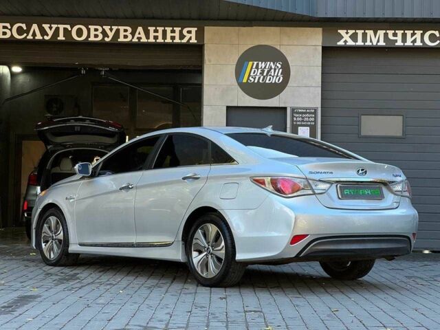 Хендай Соната 2013 у Одесі на Automoto.ua Сірий Хендай Соната, об'ємом двигуна 2.4 л та пробігом 220 тис. км за 9900 $, фото 9 на Automoto.ua