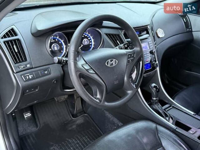 Серый Хендай Соната, объемом двигателя 2 л и пробегом 216 тыс. км за 8200 $, фото 43 на Automoto.ua