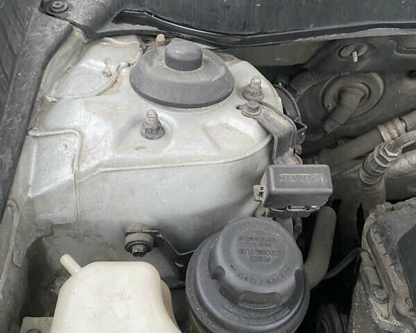 Серый Хендай Соната, объемом двигателя 2 л и пробегом 373 тыс. км за 7300 $, фото 13 на Automoto.ua