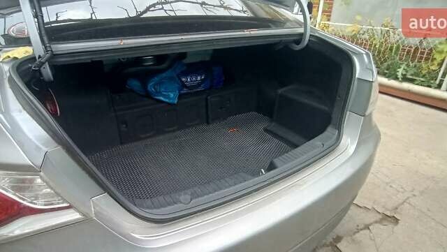 Серый Хендай Соната, объемом двигателя 2.36 л и пробегом 360 тыс. км за 9100 $, фото 7 на Automoto.ua