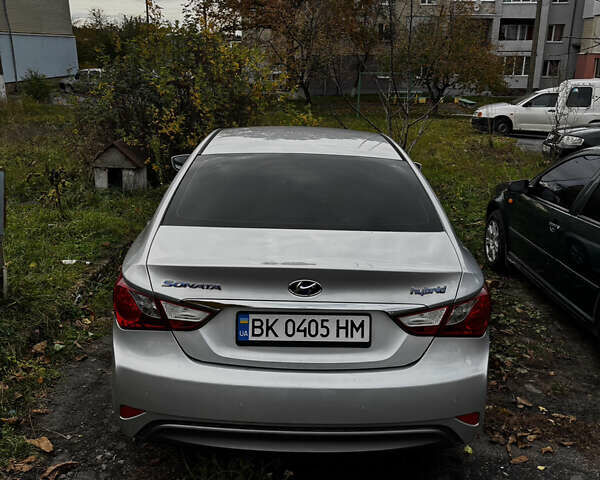 Хендай Соната 2013 у Рівному на Automoto.ua Сірий Хендай Соната, об'ємом двигуна 2 л та пробігом 193 тис. км за 9600 $, фото 3 на Automoto.ua