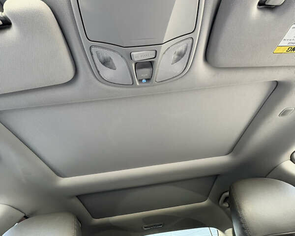 Сірий Хендай Соната, об'ємом двигуна 2.4 л та пробігом 207 тис. км за 10700 $, фото 28 на Automoto.ua