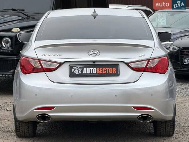 Серый Хендай Соната, объемом двигателя 2 л и пробегом 207 тыс. км за 8500 $, фото 8 на Automoto.ua