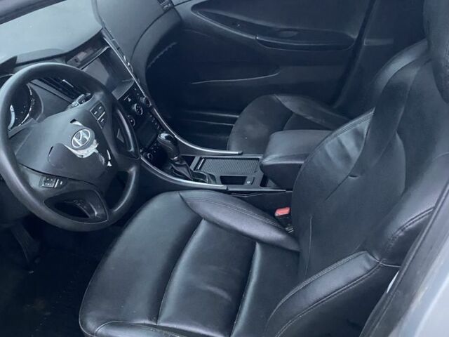 Сірий Хендай Соната, об'ємом двигуна 2 л та пробігом 236 тис. км за 2800 $, фото 7 на Automoto.ua