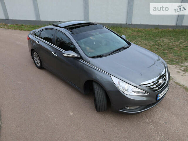 Серый Хендай Соната, объемом двигателя 2.36 л и пробегом 165 тыс. км за 9000 $, фото 6 на Automoto.ua