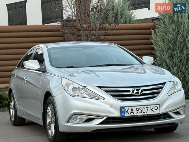 Серый Хендай Соната, объемом двигателя 2 л и пробегом 216 тыс. км за 8200 $, фото 12 на Automoto.ua