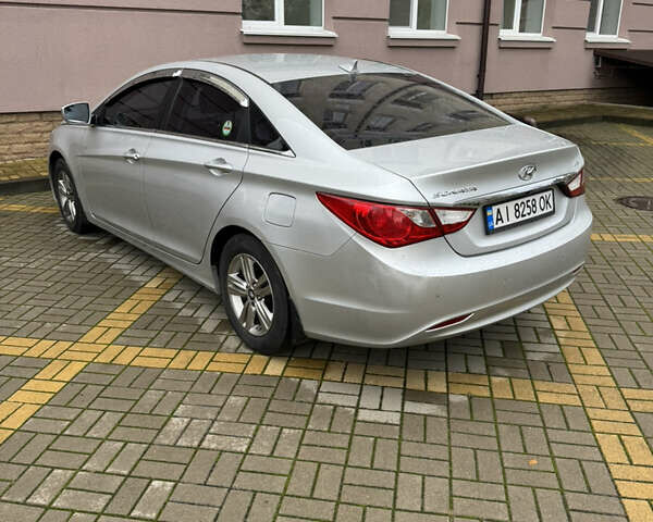 Серый Хендай Соната, объемом двигателя 2 л и пробегом 488 тыс. км за 7200 $, фото 6 на Automoto.ua