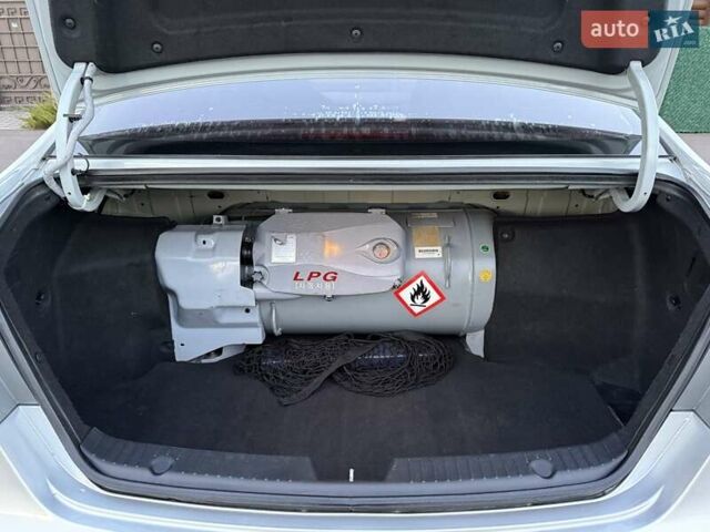 Серый Хендай Соната, объемом двигателя 2 л и пробегом 216 тыс. км за 8200 $, фото 67 на Automoto.ua