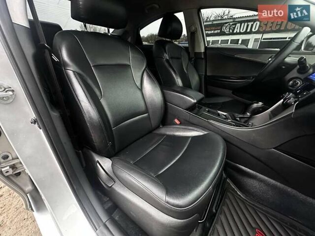 Серый Хендай Соната, объемом двигателя 2 л и пробегом 207 тыс. км за 8500 $, фото 17 на Automoto.ua