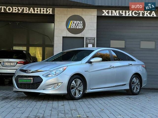 Хендай Соната 2013 в Одессе на Automoto.ua Серый Хендай Соната, объемом двигателя 2.4 л и пробегом 220 тыс. км за 9900 $, фото 1 на Automoto.ua