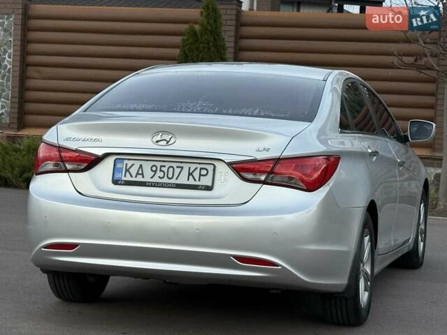Серый Хендай Соната, объемом двигателя 2 л и пробегом 216 тыс. км за 8200 $, фото 29 на Automoto.ua