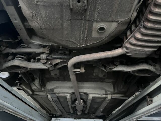 Серый Хендай Соната, объемом двигателя 2 л и пробегом 135 тыс. км за 10500 $, фото 4 на Automoto.ua