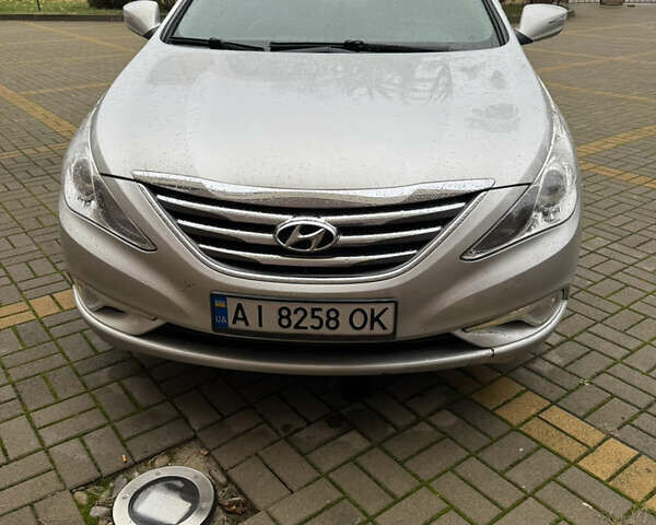 Серый Хендай Соната, объемом двигателя 2 л и пробегом 488 тыс. км за 7200 $, фото 2 на Automoto.ua