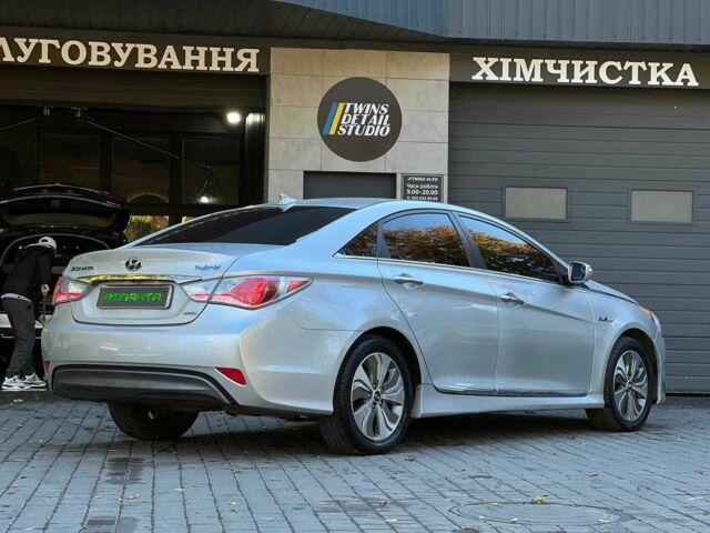 Хендай Соната 2013 у Одесі на Automoto.ua Сірий Хендай Соната, об'ємом двигуна 2.4 л та пробігом 220 тис. км за 9900 $, фото 6 на Automoto.ua