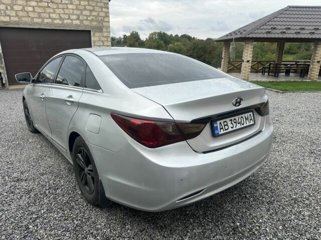 Сірий Хендай Соната, об'ємом двигуна 2 л та пробігом 460 тис. км за 6700 $, фото 3 на Automoto.ua