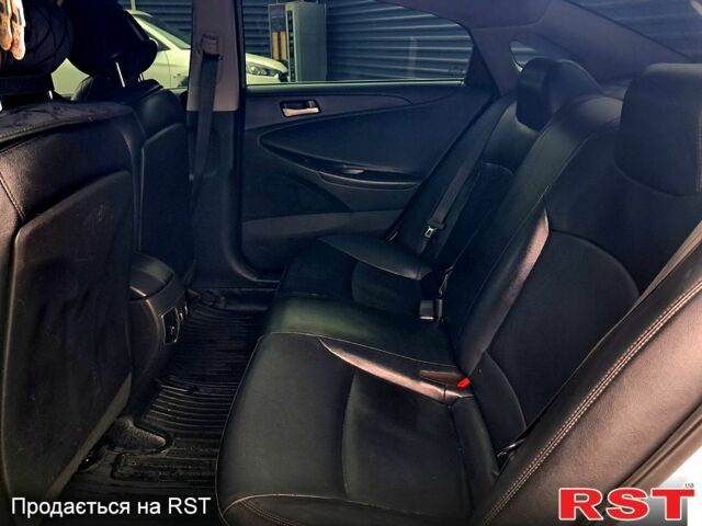 Серый Хендай Соната, объемом двигателя 2 л и пробегом 0 тыс. км за 8200 $, фото 2 на Automoto.ua