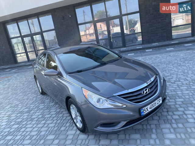 Серый Хендай Соната, объемом двигателя 2.36 л и пробегом 200 тыс. км за 9300 $, фото 14 на Automoto.ua