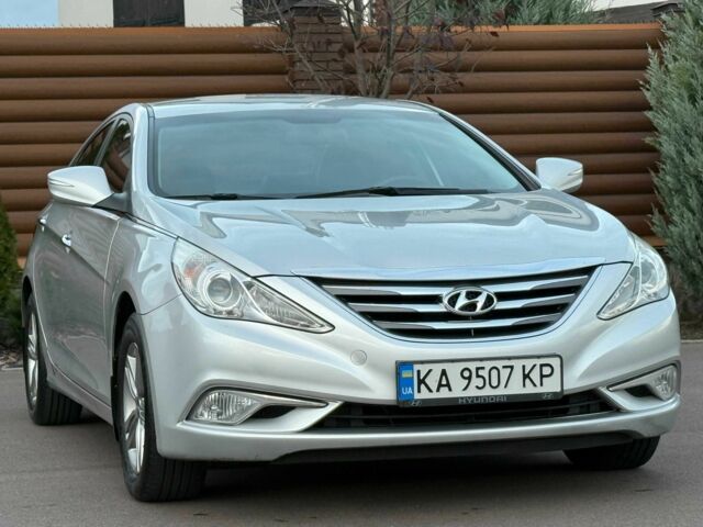 Сірий Хендай Соната, об'ємом двигуна 2 л та пробігом 216 тис. км за 8200 $, фото 4 на Automoto.ua