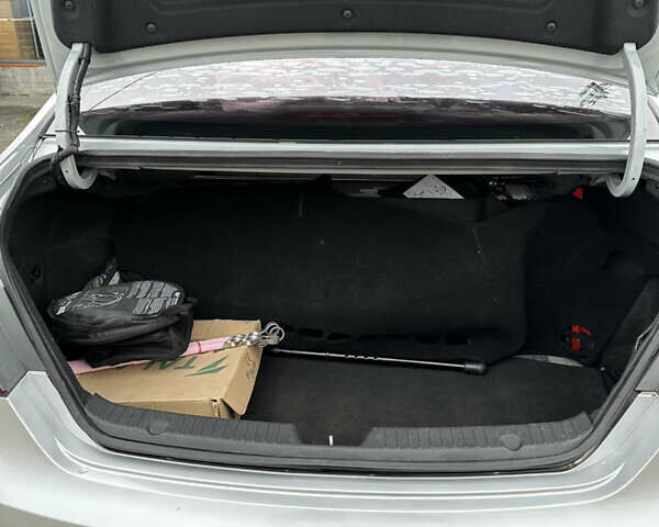 Серый Хендай Соната, объемом двигателя 2 л и пробегом 231 тыс. км за 7300 $, фото 17 на Automoto.ua