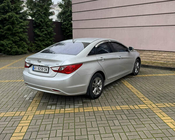 Серый Хендай Соната, объемом двигателя 2 л и пробегом 488 тыс. км за 7200 $, фото 4 на Automoto.ua