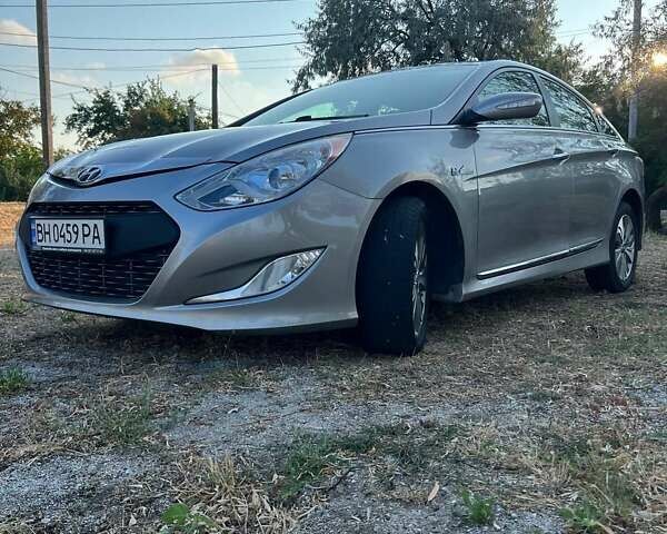 Серый Хендай Соната, объемом двигателя 2.36 л и пробегом 250 тыс. км за 9999 $, фото 22 на Automoto.ua