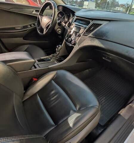 Сірий Хендай Соната, об'ємом двигуна 2 л та пробігом 605 тис. км за 7000 $, фото 9 на Automoto.ua