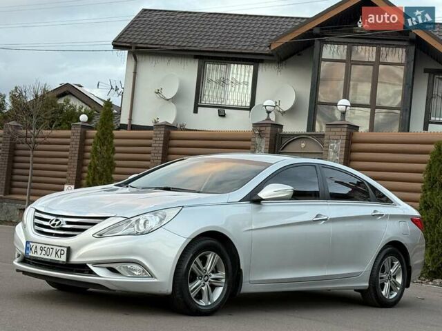 Серый Хендай Соната, объемом двигателя 2 л и пробегом 216 тыс. км за 8200 $, фото 9 на Automoto.ua
