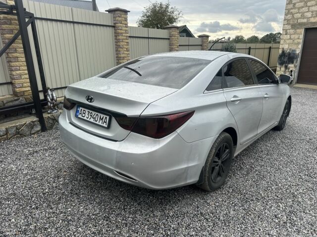 Сірий Хендай Соната, об'ємом двигуна 2 л та пробігом 460 тис. км за 6700 $, фото 4 на Automoto.ua