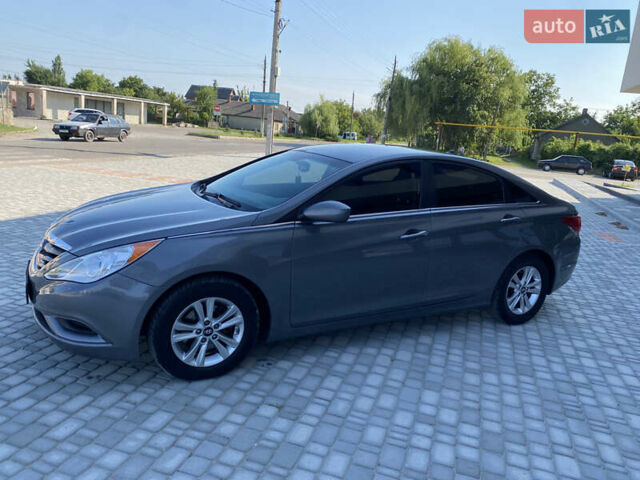 Серый Хендай Соната, объемом двигателя 2.36 л и пробегом 200 тыс. км за 9300 $, фото 1 на Automoto.ua