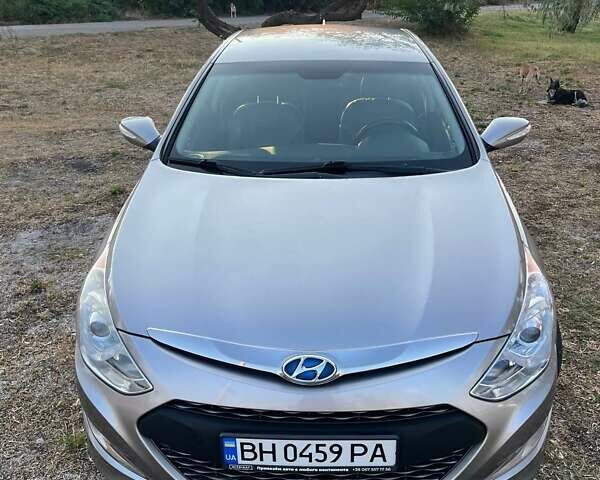 Серый Хендай Соната, объемом двигателя 2.36 л и пробегом 250 тыс. км за 9999 $, фото 6 на Automoto.ua