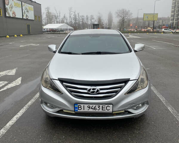 Серый Хендай Соната, объемом двигателя 2 л и пробегом 373 тыс. км за 7300 $, фото 1 на Automoto.ua