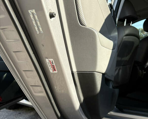 Сірий Хендай Соната, об'ємом двигуна 2.4 л та пробігом 207 тис. км за 10700 $, фото 23 на Automoto.ua