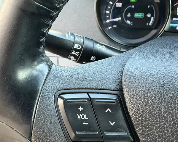 Сірий Хендай Соната, об'ємом двигуна 2.4 л та пробігом 207 тис. км за 10700 $, фото 19 на Automoto.ua