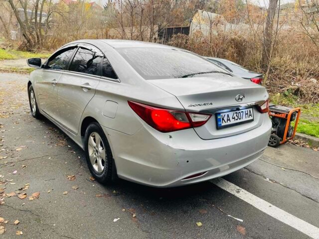 Серый Хендай Соната, объемом двигателя 2 л и пробегом 251 тыс. км за 6700 $, фото 4 на Automoto.ua