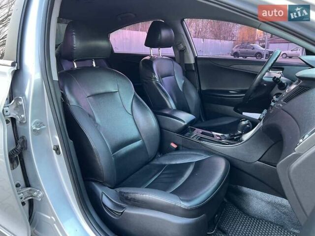 Серый Хендай Соната, объемом двигателя 2 л и пробегом 185 тыс. км за 8100 $, фото 25 на Automoto.ua