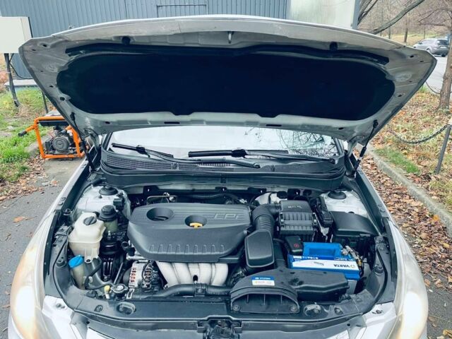 Серый Хендай Соната, объемом двигателя 2 л и пробегом 251 тыс. км за 6700 $, фото 11 на Automoto.ua