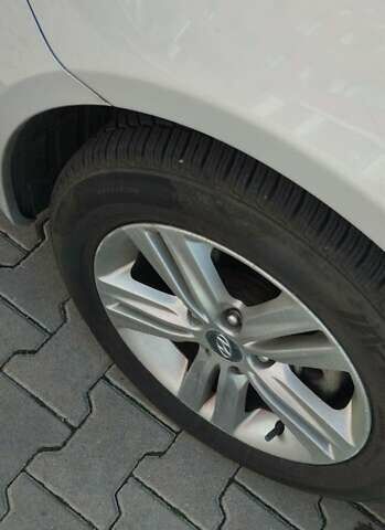 Серый Хендай Соната, объемом двигателя 2 л и пробегом 438 тыс. км за 7500 $, фото 2 на Automoto.ua